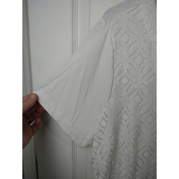 Croft  And Barrow White Lace Look Front Short Sleeve Blouse. Size 2X - Picture 3 of 10